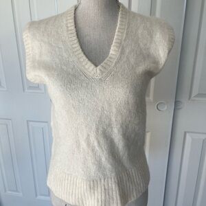 Everlane Women's Ivory V-Neck Sweater